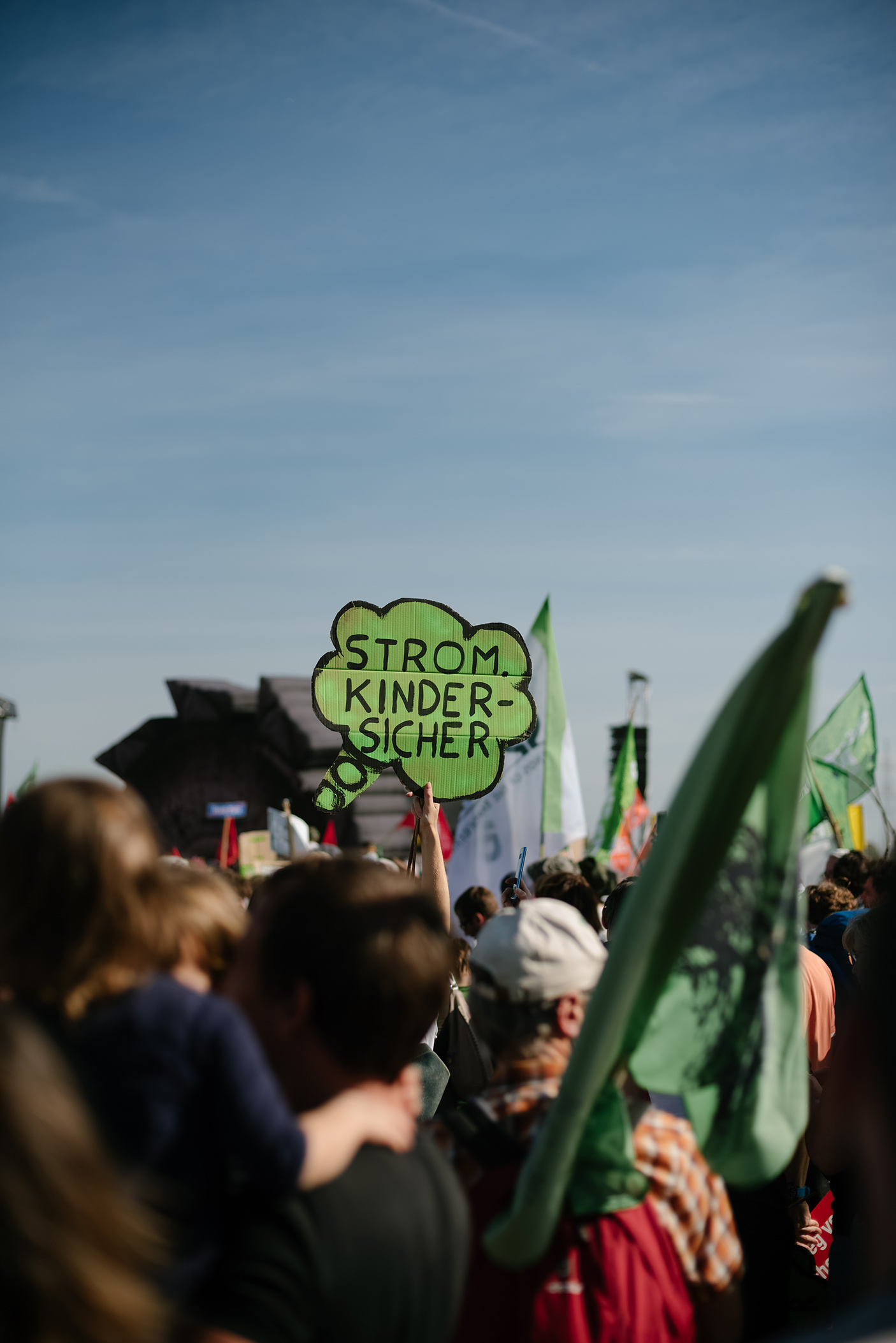 Ecosia-Hambach-RWE-kaufen-protest